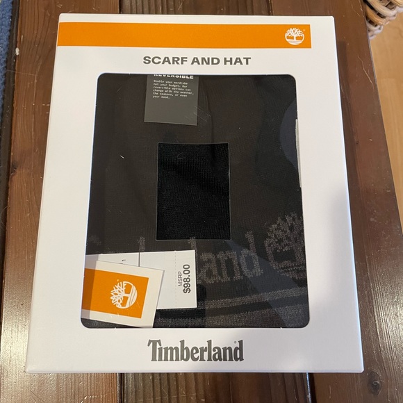 NEW Timberland Black Reversible Scarf and Hat